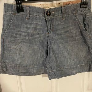 Gap 1969 Denim Style Cotton Chino Comfortable Shorts Women’s Y2K